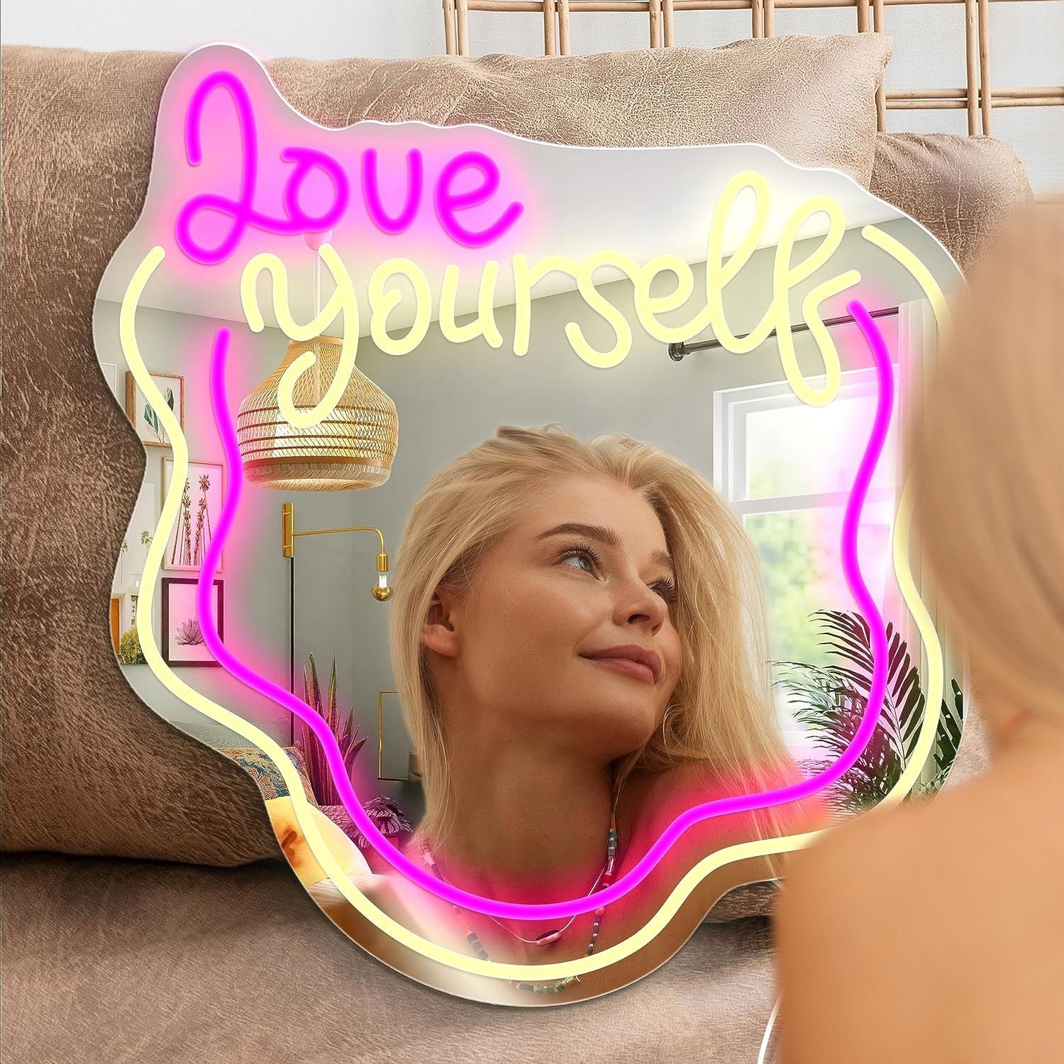 Wavy Mirror Light